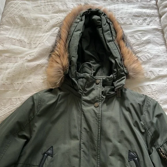 Pendleton women’s olive green puffer with detachable fur hood. Size S - Picture 4 of 6